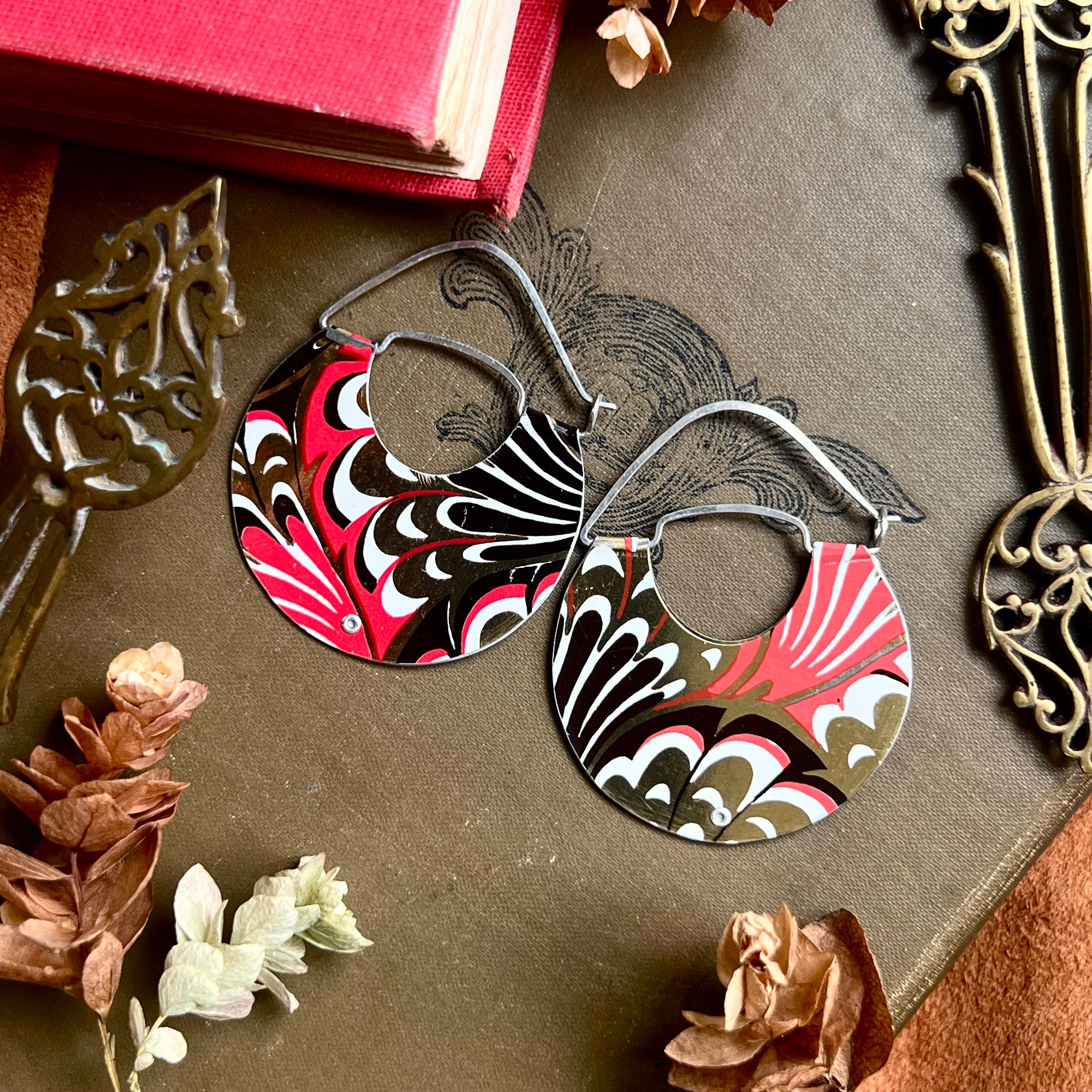 Marbled Swerve Hoop Earrings, Large