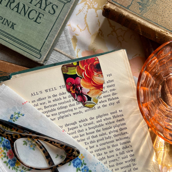 Luxe Magnetic Bookmark #4 ---
