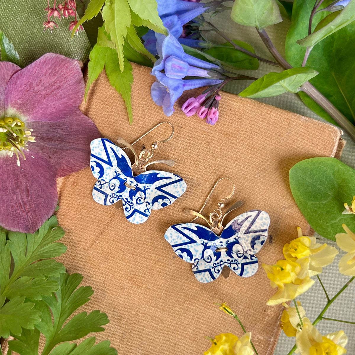 Beautiful and precious little Burma Paris clip on earrings main image 1