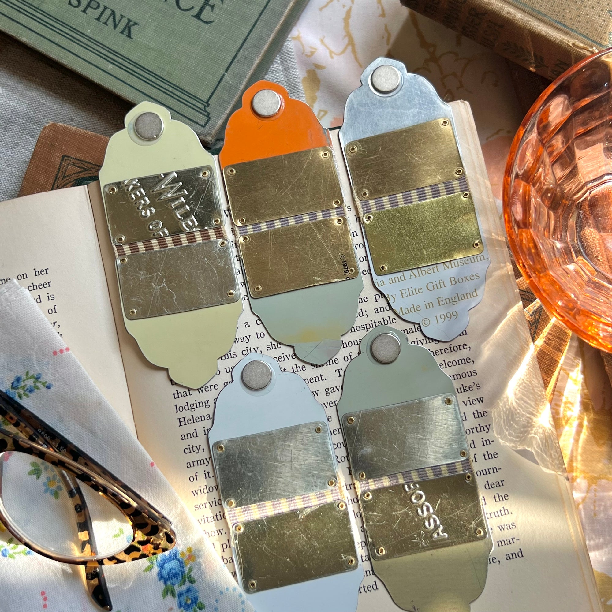 Luxe Magnetic Bookmark #7 ---