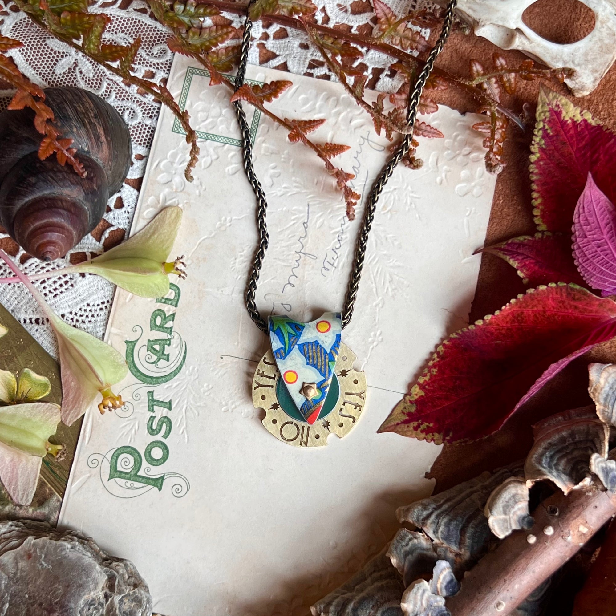 Fortune Teller Necklace, Holland 1