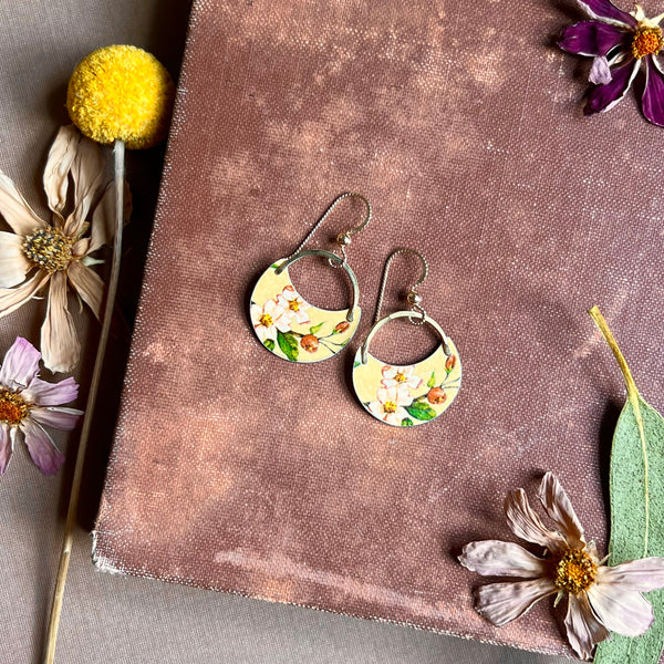 Mariposa Plump Crescent Earrings