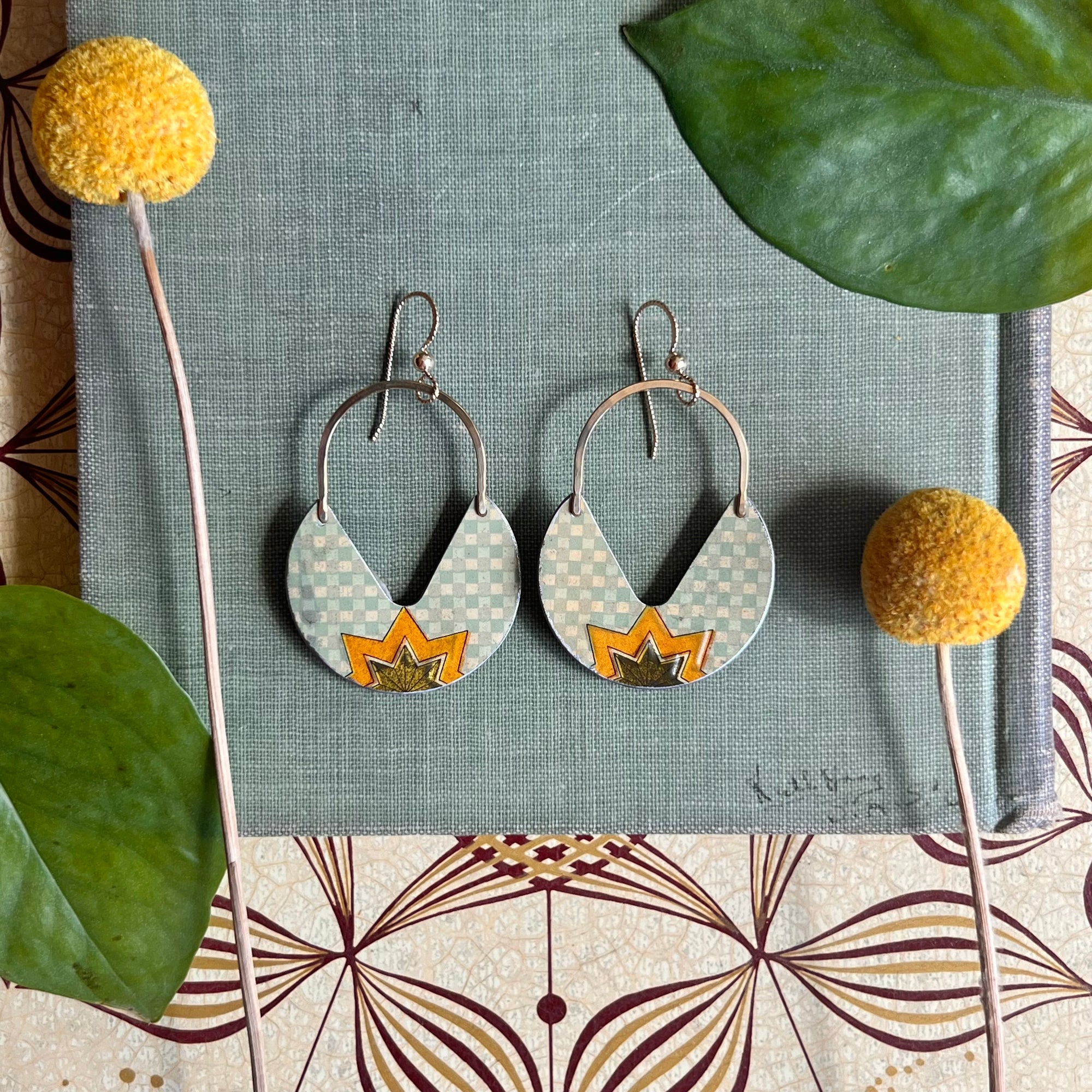 Sixties Metallic, Keyhole Earrings 1