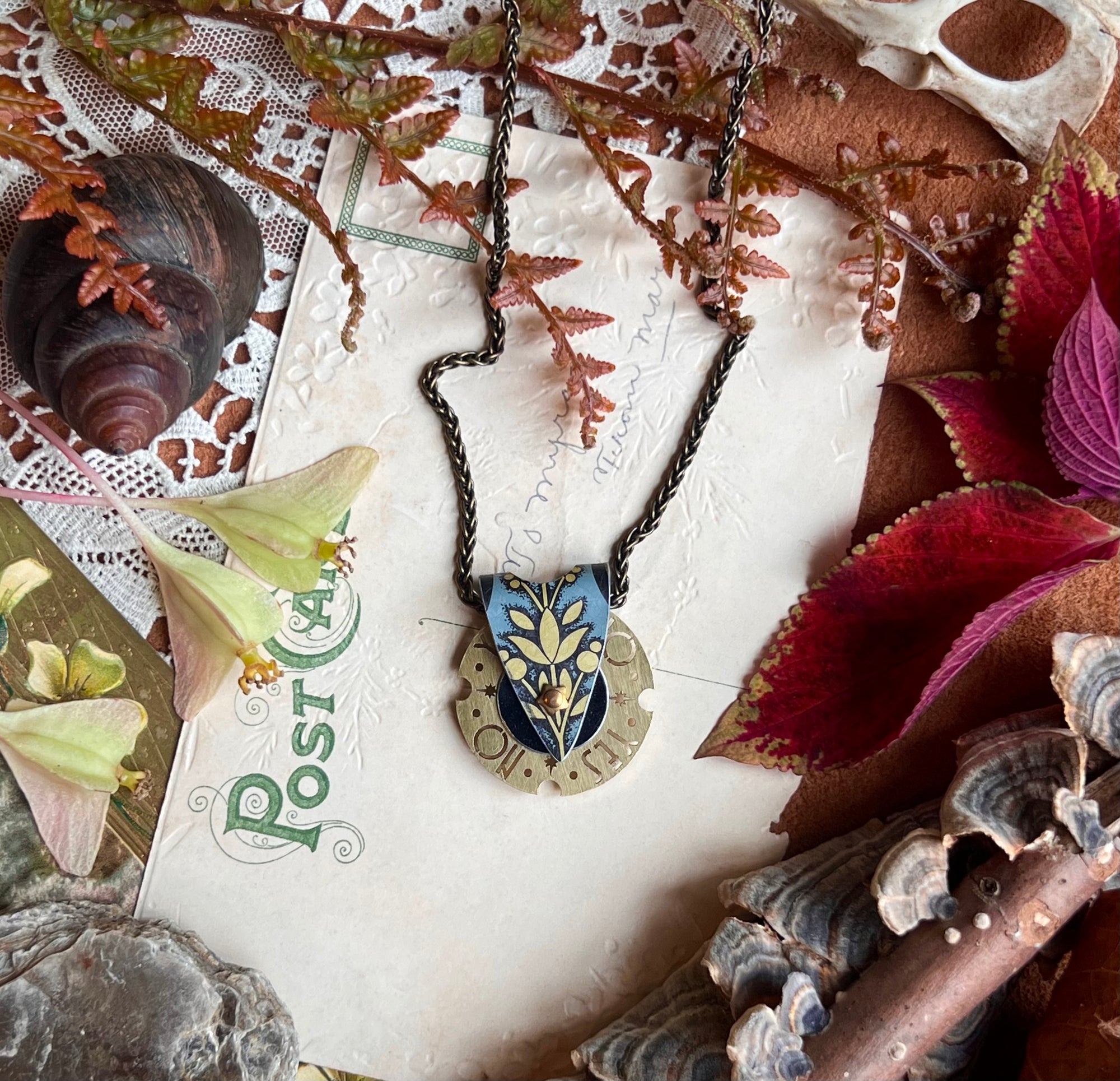 Fortune Teller Necklace, Sea Foam 1