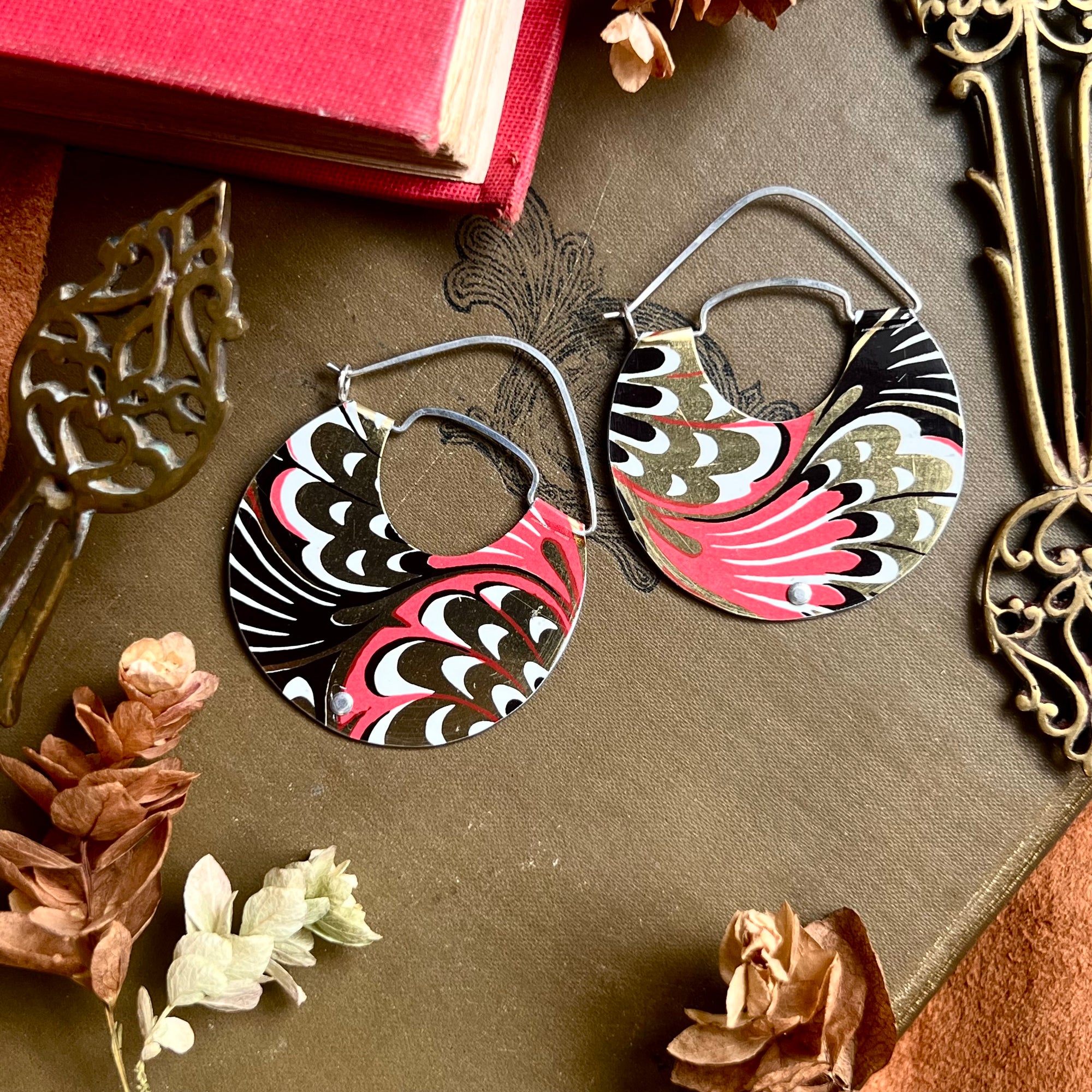 Marbled Swerve Hoop Earrings, Large