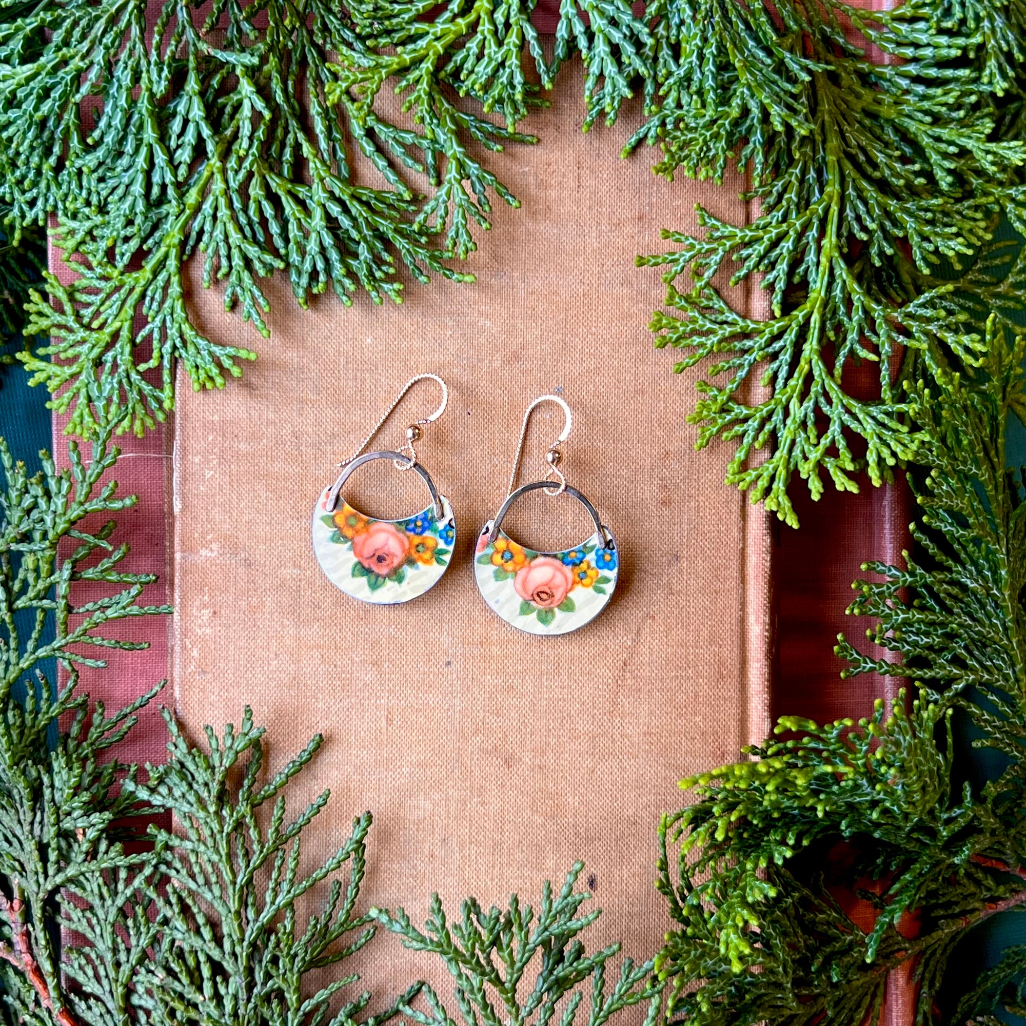 Victorian Rose Plump Crescent Earrings