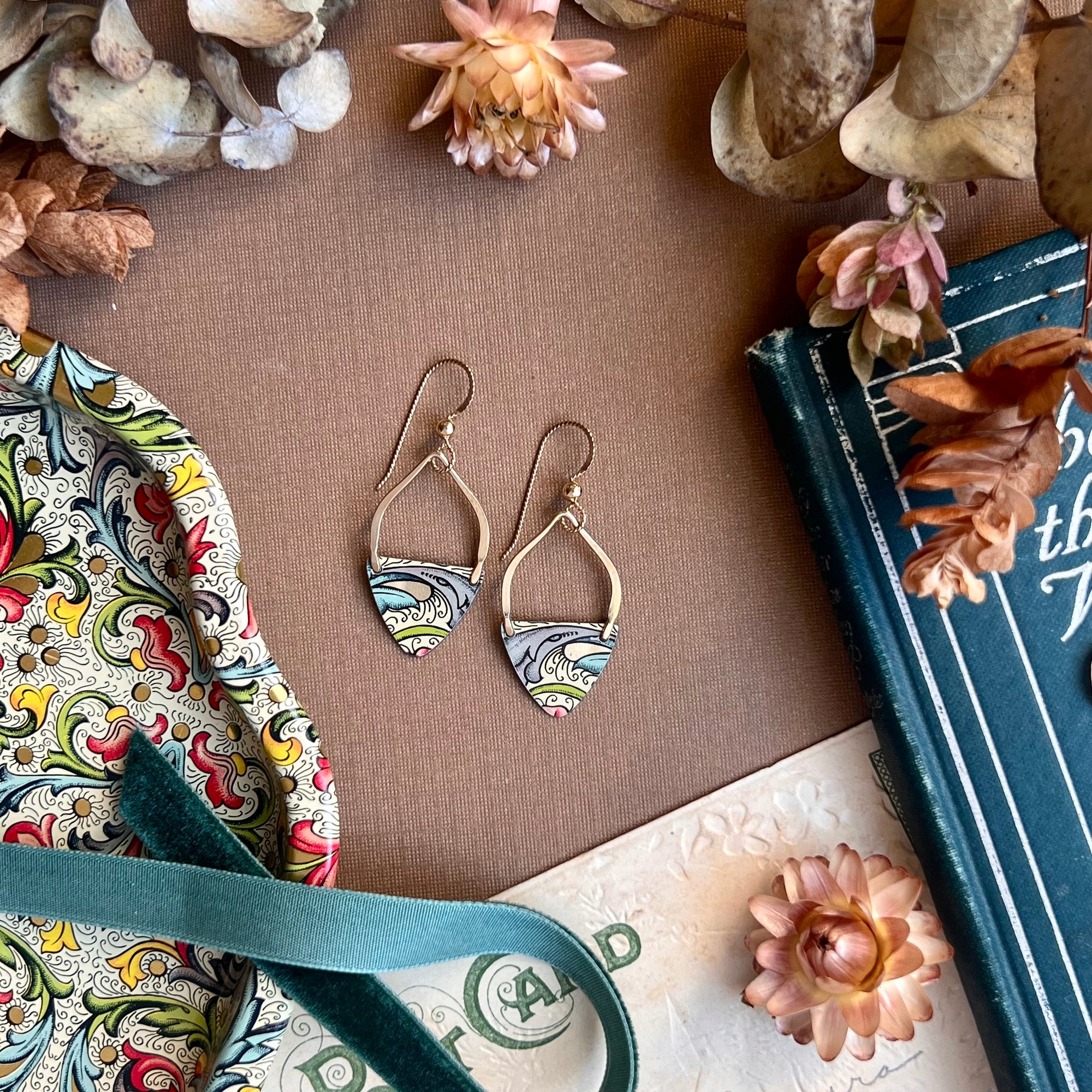 Florentine Little Curvy Earrings