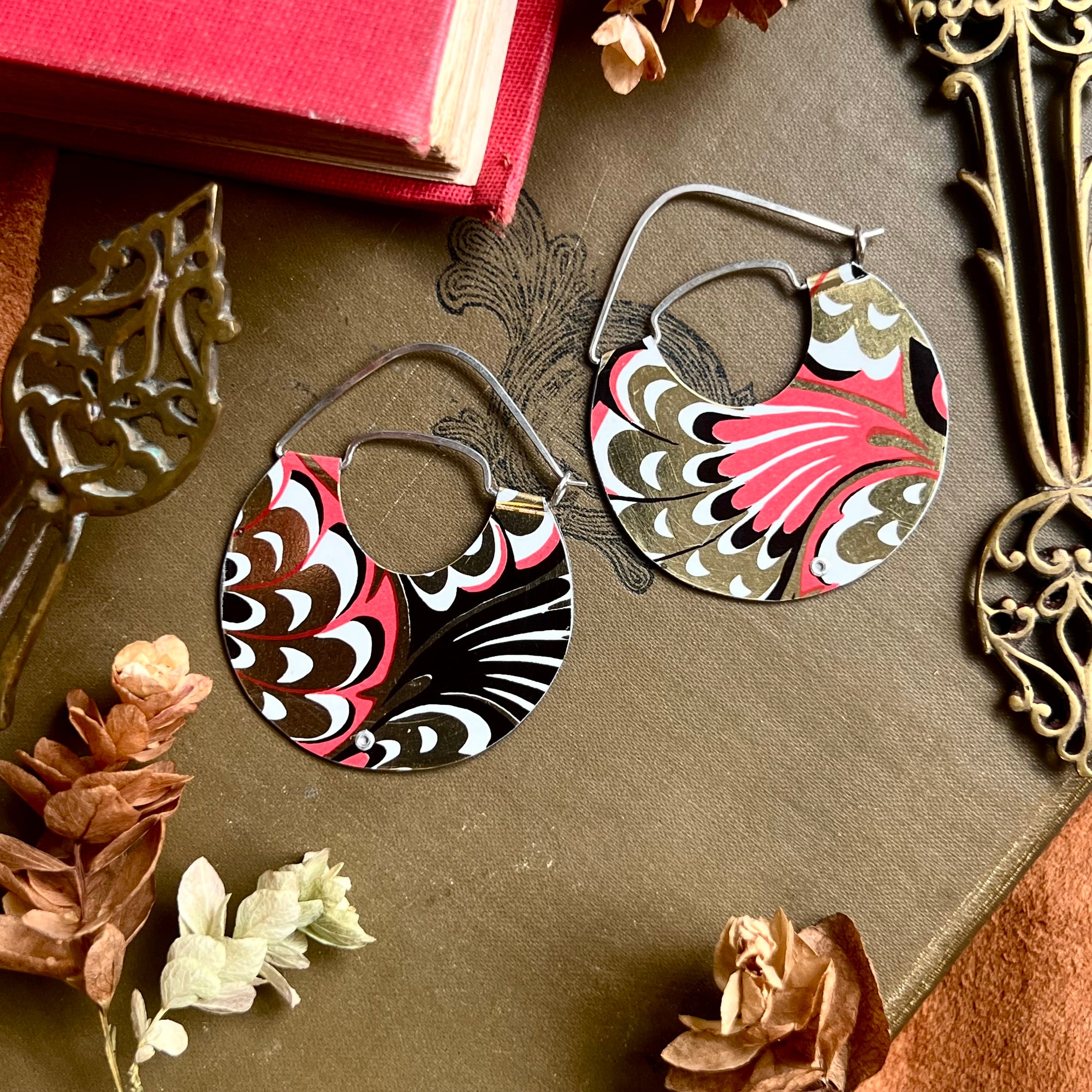 Marbled Swerve Hoop Earrings, Large
