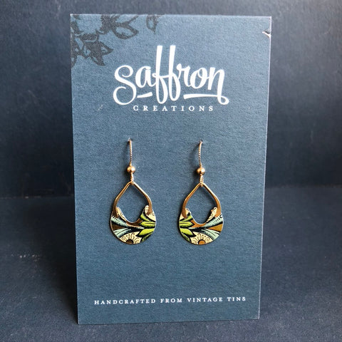 Florentine Tiny Keyhole Earrings